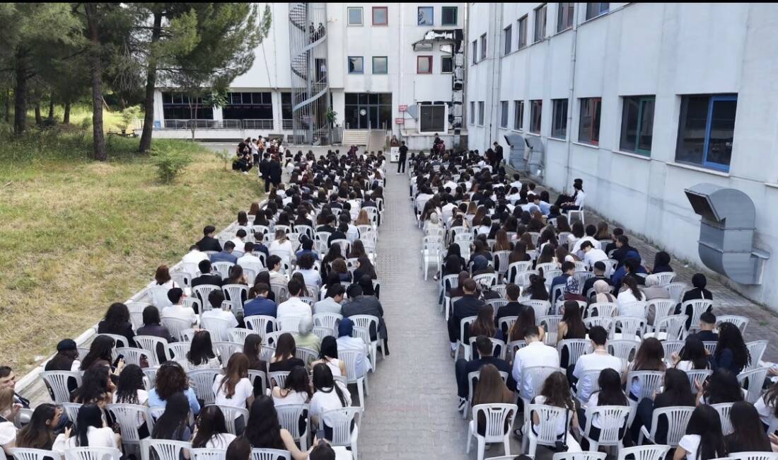 Bursa’nın en iyi liselerinin öğrencileri çalıştayda buluştu Bursa Erkek Lisesi ve Tofaş Fen Lisesi iş birliğinde düzenlenen