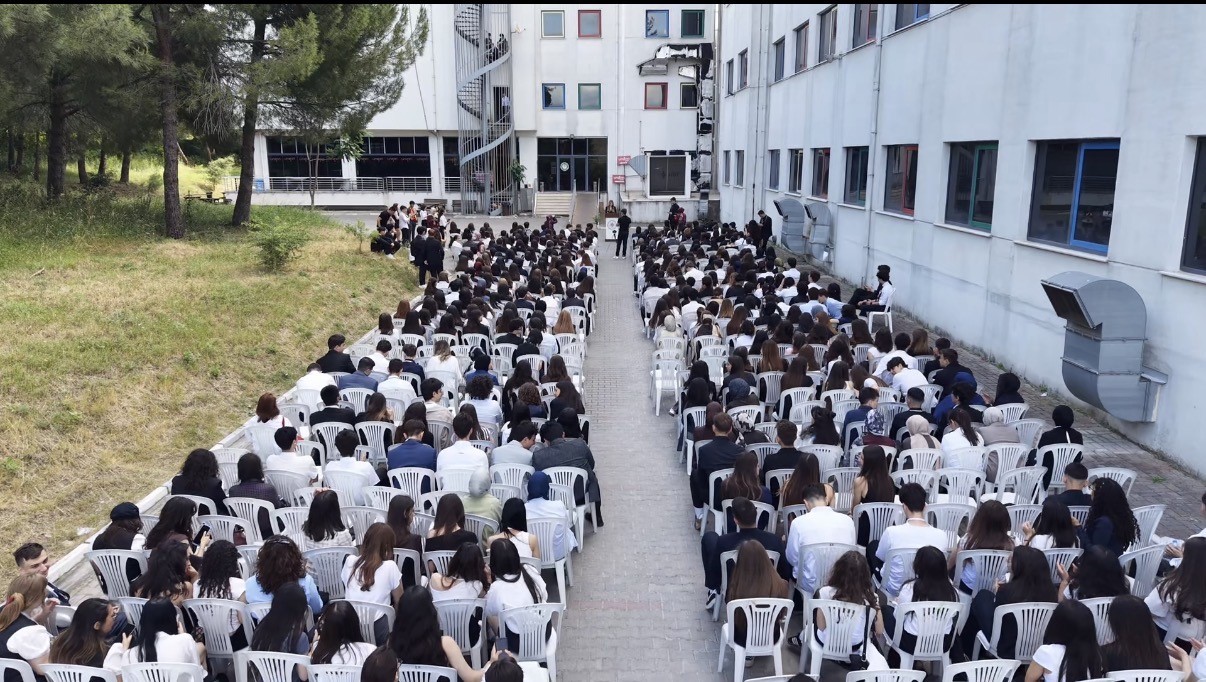 Bursa’nın en iyi liselerinin öğrencileri çalıştayda buluştu Bursa Erkek Lisesi ve Tofaş Fen Lisesi iş birliğinde düzenlenen