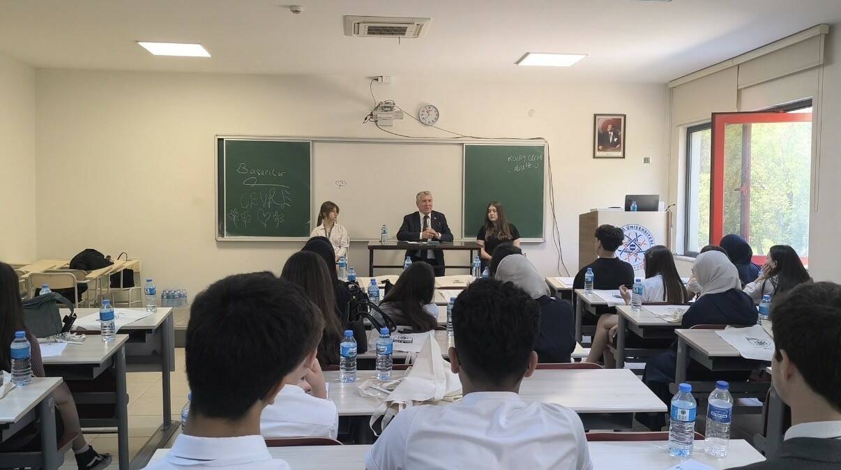 Bursa’nın en iyi liselerinin öğrencileri çalıştayda buluştu 3 bursanin en iyi liselerinin ogrencileri calistayda bulustu fe0cc38824f0