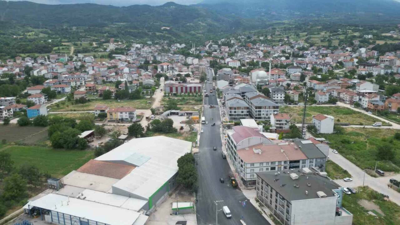 Bursa'nın o ilçesinde yollar yenileniyor! 2 bursanin o ilcesinde yollar yenileniyor 009dcab54d91