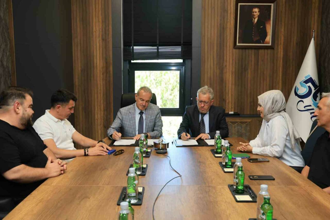 Bursa Uludağ Üniversitesi’nden anlamlı proje! 3 buude atik piller isitme engellilere ses oluyor 0888faed39b6