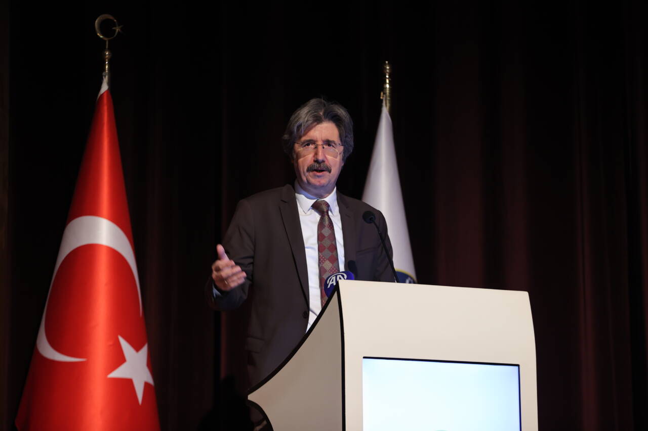 BUÜ Rektörü Ferudun Yılmaz, "Hemen 60-70 yıl öncenin tütüne