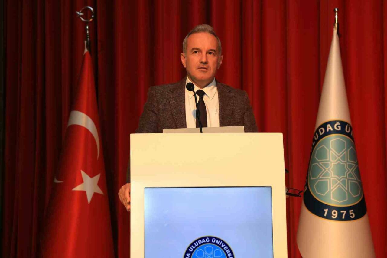 BUÜ’de 'Lâmiî Çelebi’nin Kaleminden Bursa' belgeseli izleyiciyle buluştu 3 buude lmi celebinin kaleminden bursa belgeseli izleyiciyle bulustu a3d6741c131b