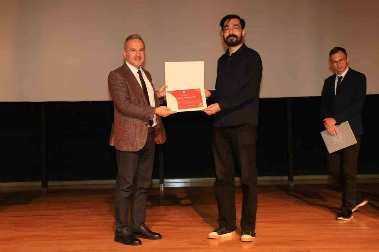 BUÜ’de 'Lâmiî Çelebi’nin Kaleminden Bursa' belgeseli izleyiciyle buluştu 4 buude lmi celebinin kaleminden bursa belgeseli izleyiciyle bulustu b67ef16b97c5