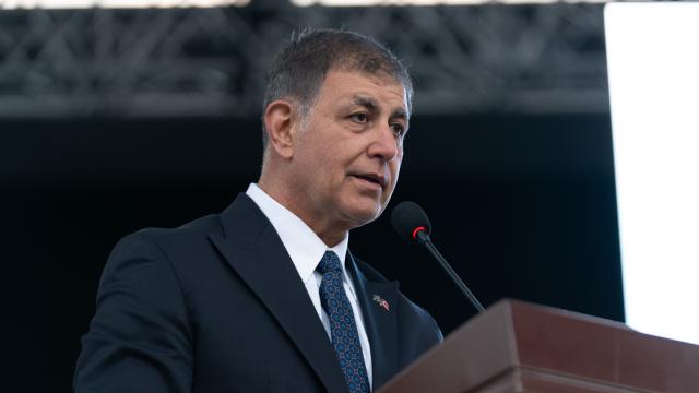 CHP’de İzmir depremi! Cemil Tugay istifa etti İzmir Büyükşehir Belediye Başkanı Cemil Tugay, Cumhuriyet Halk Partisinden (CHP)