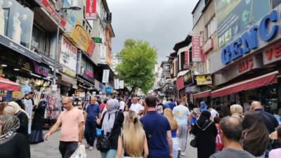 ​Bursa’da, Liselere Geçiş Sistemi (LGS) kapsamındaki merkezi sınav heyecanı ile