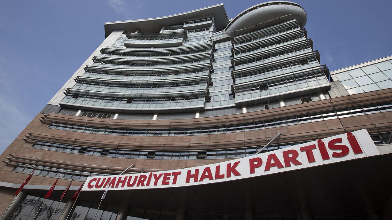 CHPde çok şaşırtıcı durum; İhracı isteyen de istenen de CHP Bursa Milletvekili 2 chp chp genel merkezi 1481890