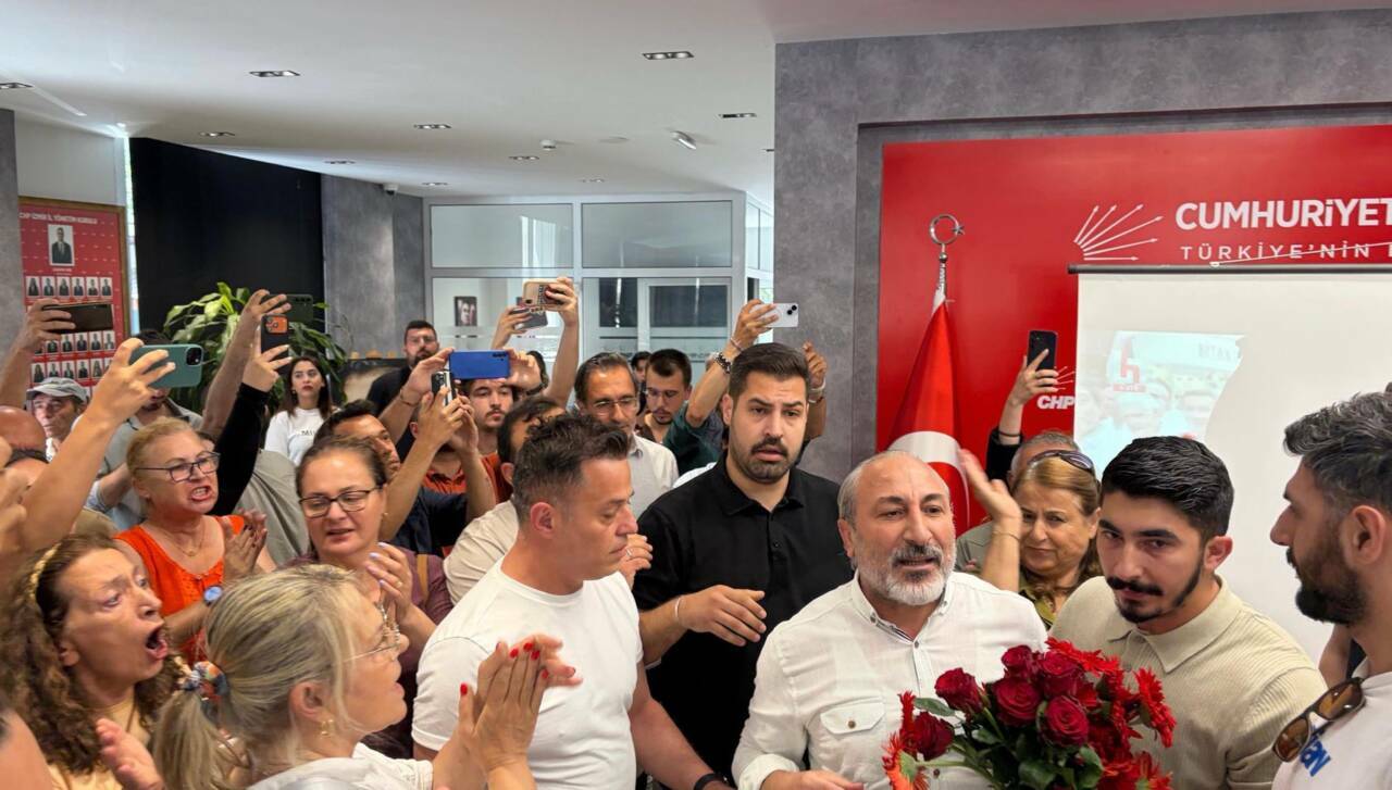 CHP İzmir İl Başkanlığı'nda gerginlik 1 chp izmir il baskanliginda gerginlik 4735723bde5e
