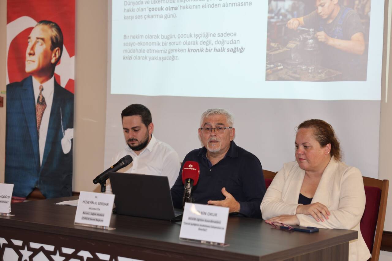 Osmangazi’den çocukların geleceğine sahip çıkan sempozyum 4 Osmangazi Belediyesi’nden Çocukların Geleceğine Sahip Çıkan Sempozyum