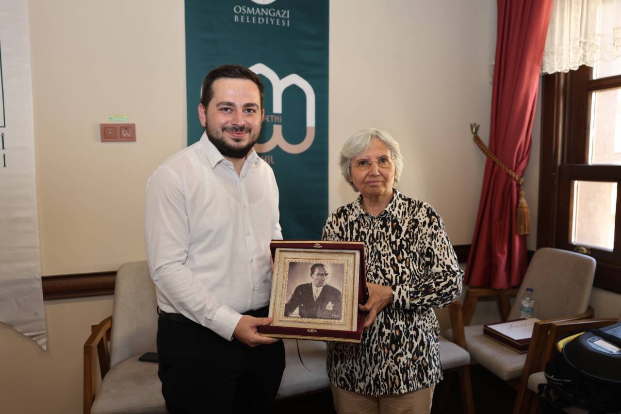 Osmangazi’den çocukların geleceğine sahip çıkan sempozyum 8 Osmangazi Belediyesi’nden Çocukların Geleceğine Sahip Çıkan Sempozyum