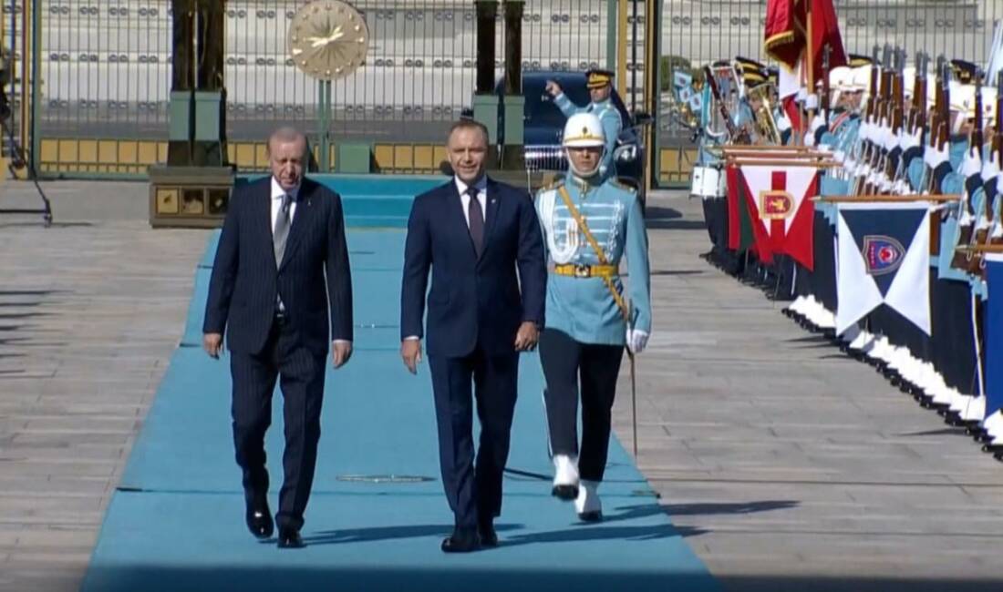 Cumhurbaşkanı Erdoğan, Nawrocki’yi resmi törenle karşıladı Cumhurbaşkanı Erdoğan, Türkiye'yi ziyaret eden Polonya Cumhurbaşkanı Karol Nawrocki'yi resmi