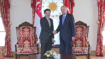 Cumhurbaşkanı Erdoğan Singapur Başbakanı Lawrence Wong’u Cumhurbaşkanlığı Dolmabahçe Çalışma Ofisi’nde
