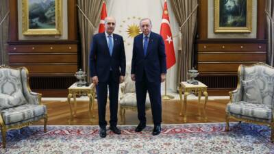 Cumhurbaşkanı Recep Tayyip Erdoğan, TBMM Başkanı Numan Kurtulmuş'u kabul etti.