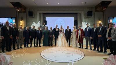 Melek ve Selim Yedikardeş çiftinin oğulları Semih Yedikardeş ile Ayşe