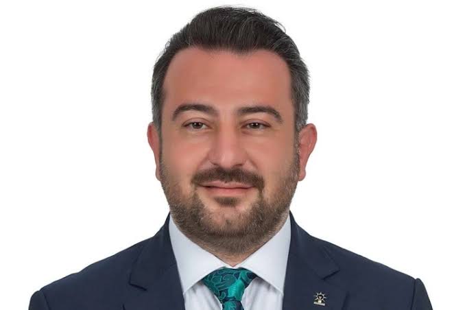AK Parti Bursa Grup Sözcüsü Sinan Kahraman; ‘Yaptığımız her şey şeffaf’ Bursa Büyükşehir Belediye Meclisi'nin AK Parti Grup Sözcüsü Sinan Kahraman,