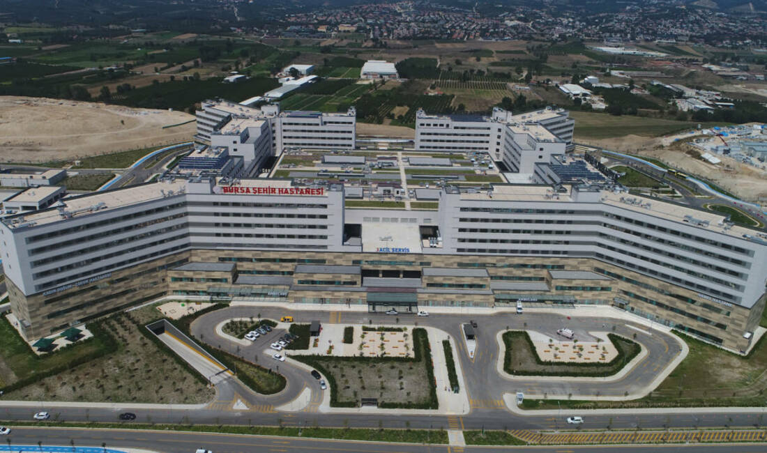 Bursa Büyükşehir Başkanvekili Şahin Biba, Bursa Şehir Hastanesi'ne 1500 araçlık