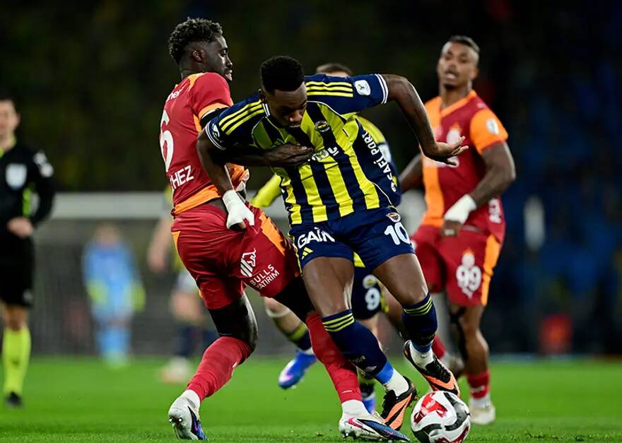 Yeni sezon transfer çalışmalarına devam eden Galatasaray, Fenerbahçe'nin eski yıldızıyla