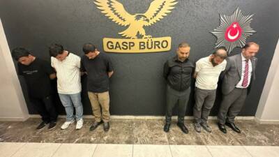 Afyonkarahisar'da bir alışveriş merkezinde (AVM) kendisini "Cumhur İttifakı Ocakları Genel