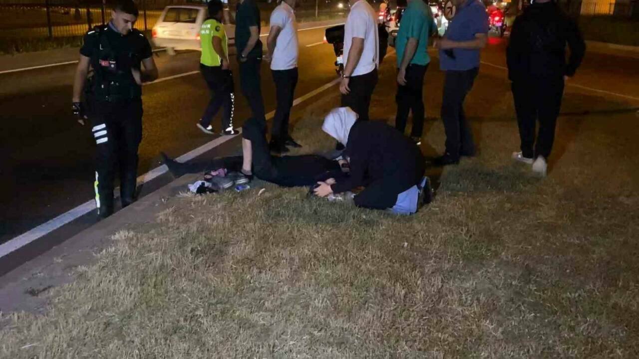 Bursa'da motosiklet kazası: Annesi bir an olsun yanından ayrılmadı 1 devrilen motosikletten dusen genc yaralandi annesi yanindan ayrilmadi 0c8a06a03d12