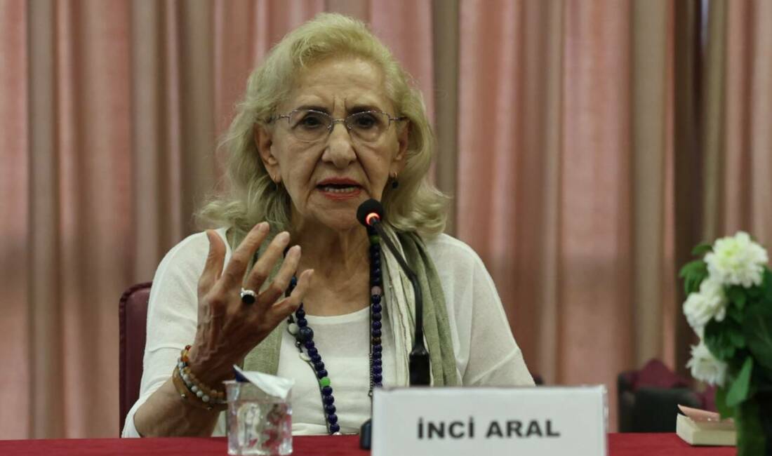 Nilüfer Belediyesi’nin düzenlediği söyleşide konuşan yazar İnci Aral, Türkiye’nin kanayan
