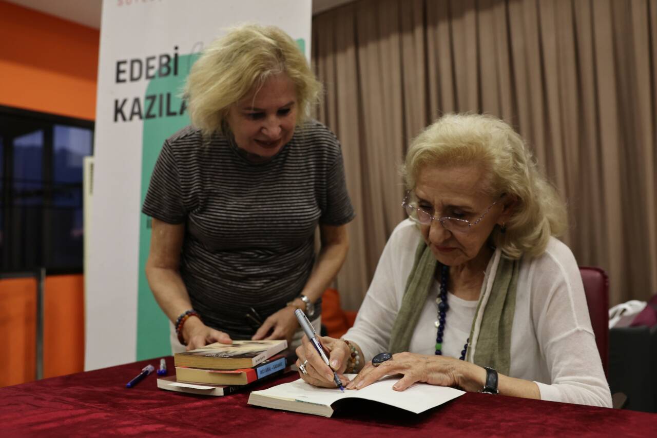 İnci Aral Nilüfer'de okurlarıyla buluştu