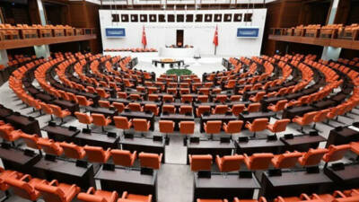 AK Parti, uzman erbaşlar ve erlerle ilgili yasa teklifini Meclis