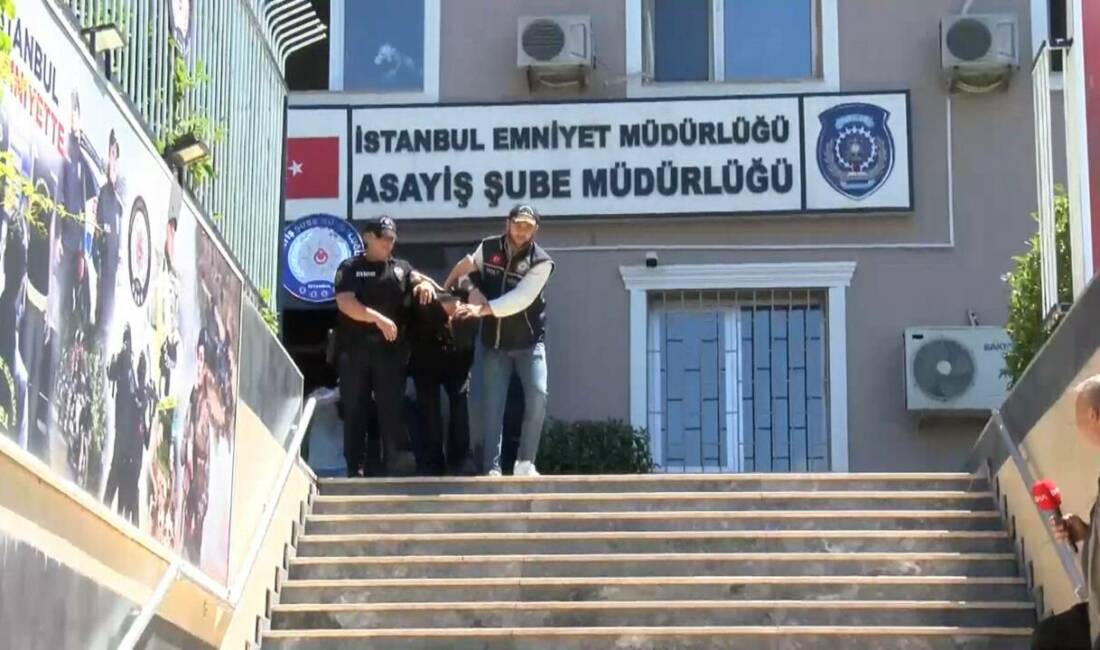 Erhan Karaal’ın kaçırılmasına ilişkin gözaltına alınan 12 şüpheli adliyeye sevk edildi İBB Kültür A.Ş. Genel Müdür Yardımcısı Erhan Karaal'ın kaçırılmasına ilişkin