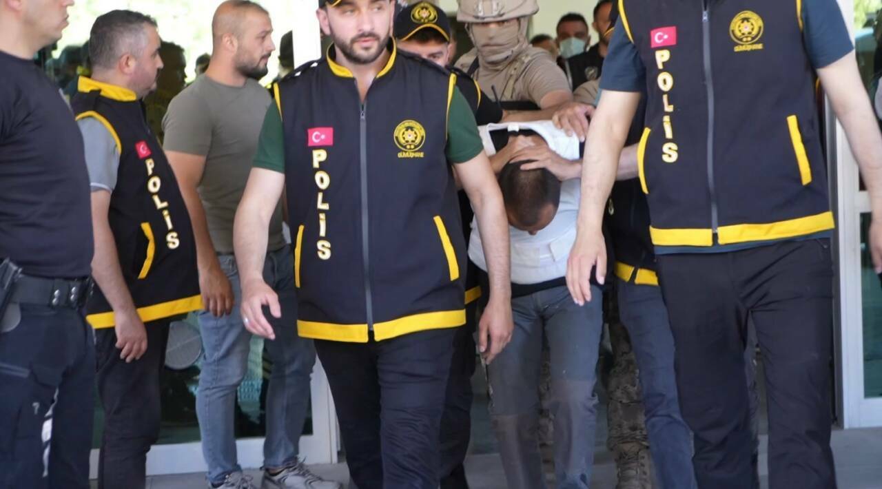 Eşini odunla döverek öldüren cani koca yakalandı 2 esini odunla doverek olduren sahis yakalandi f18064324862