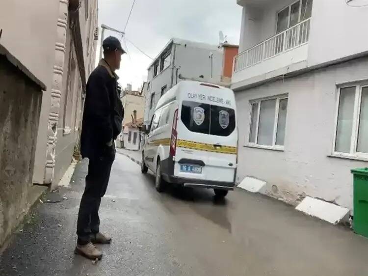 Bursa'da korkunç cinayette kan donduran ayrıntılar! 5 esinin cesedini nacakla 15 parcaya bolen kadin kan sicramasin diye etrafa poset sermis fb4cb1c1b120