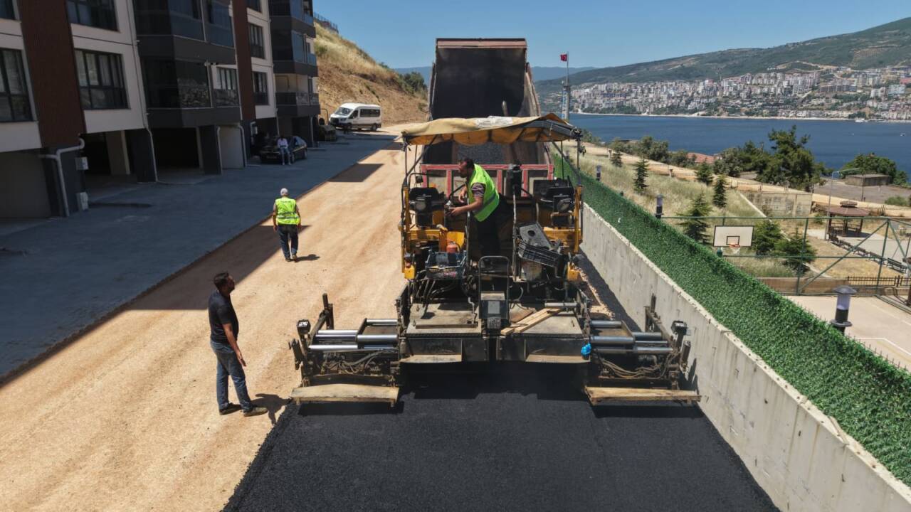 Bursa'nın sahil bölgesine yeni yollar 3 gemlik belediyesi hisar mahallesinde asfalt calismalarina hiz verdi 8