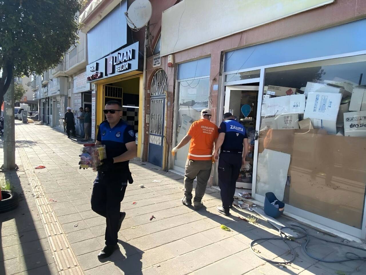 Bursa'da şoke eden görüntü! Çok sayıda sağlıksız gıda... 5 Bursa'da şoke eden görüntü! Çok sayıda sağlıksız gıda...