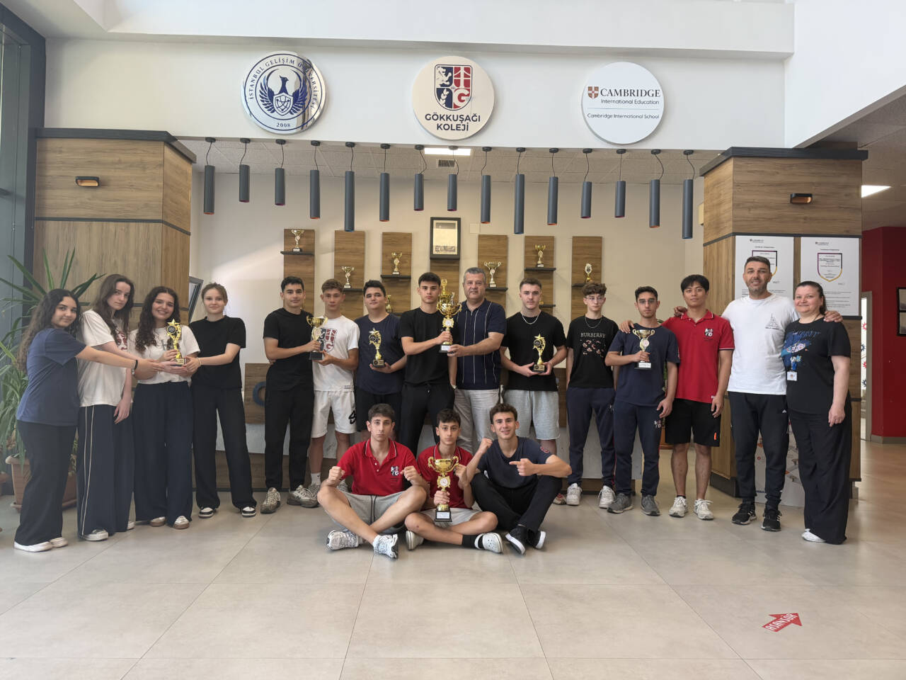 Gökkuşağı Koleji sportif başarılara da doymuyor 3 Gökkuşağı Koleji sportif başarılara da doymuyor