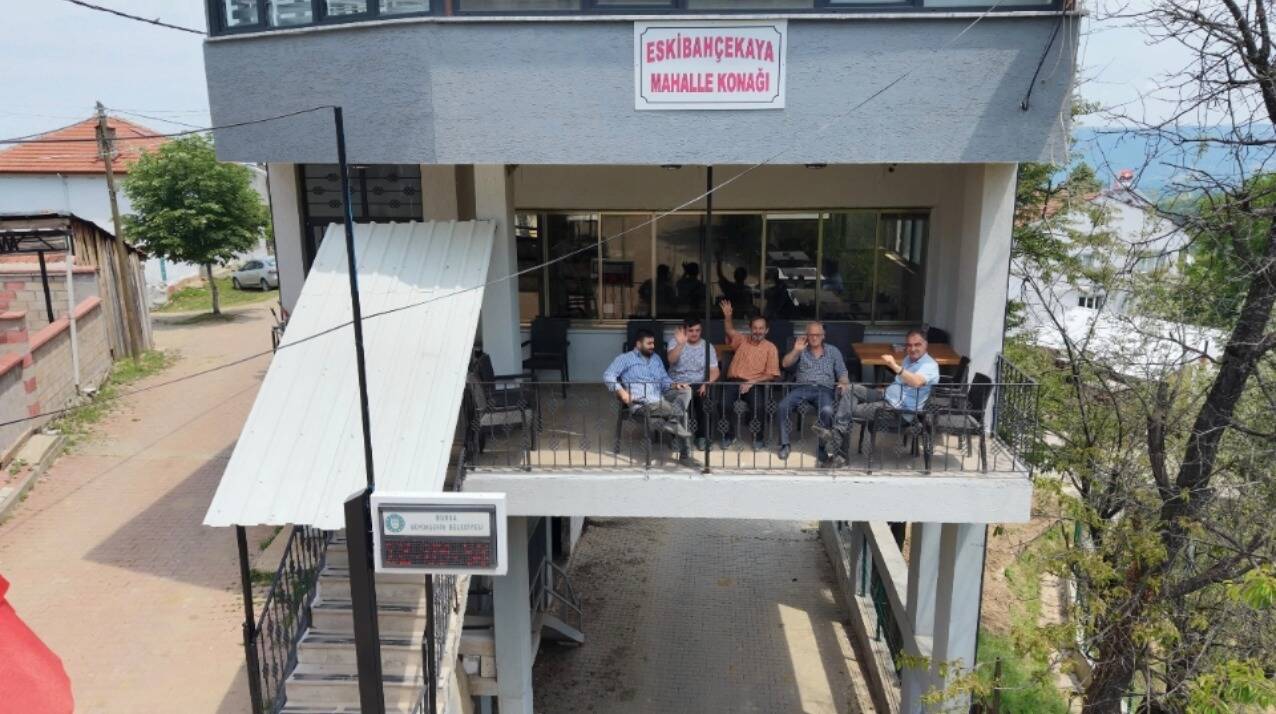 Bursa'da gören bir daha bakıyor! Türkiye'de sadece 2 tane var 1 goren bir daha bakiyor bursada altindan yol gecen konak 40c3d12bb3b2