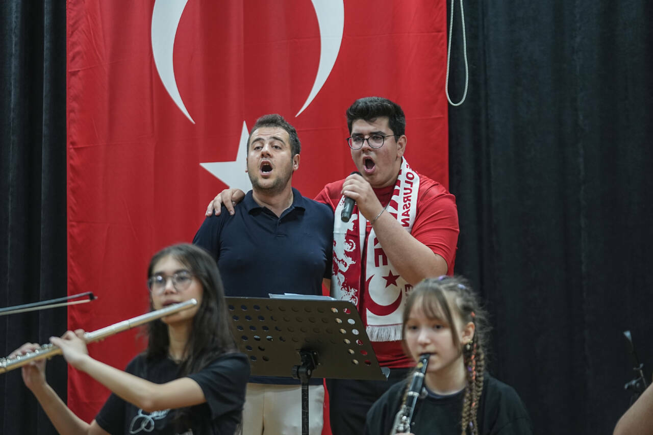 Gururlandıran birincilik! Milli Takım’ın marşı Bursa’dan çıktı 1 gururlandiran birincilik bizim cocuklar marsi bursadan cikti 97682b437a50
