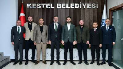 Kestel Belediye Başkanı Ferhat Erol da, Bursaspor Vakfı üyeleri arasına