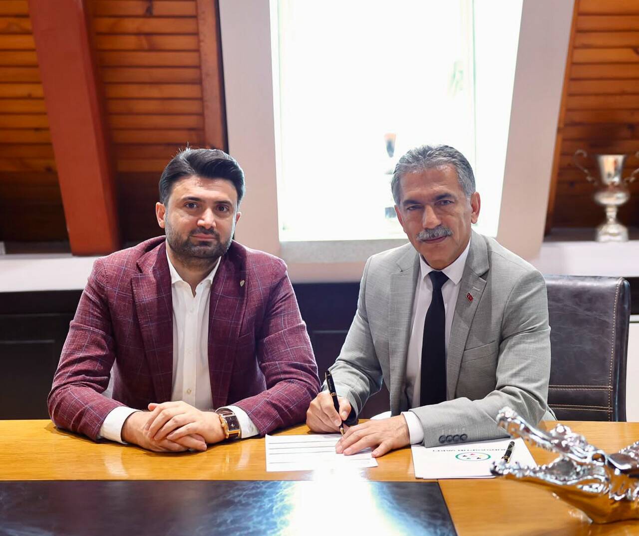 Gemlik Belediye Başkanı Deviren Bursaspor Vakfı'na katıldı 2 hlli7rvxqaaw