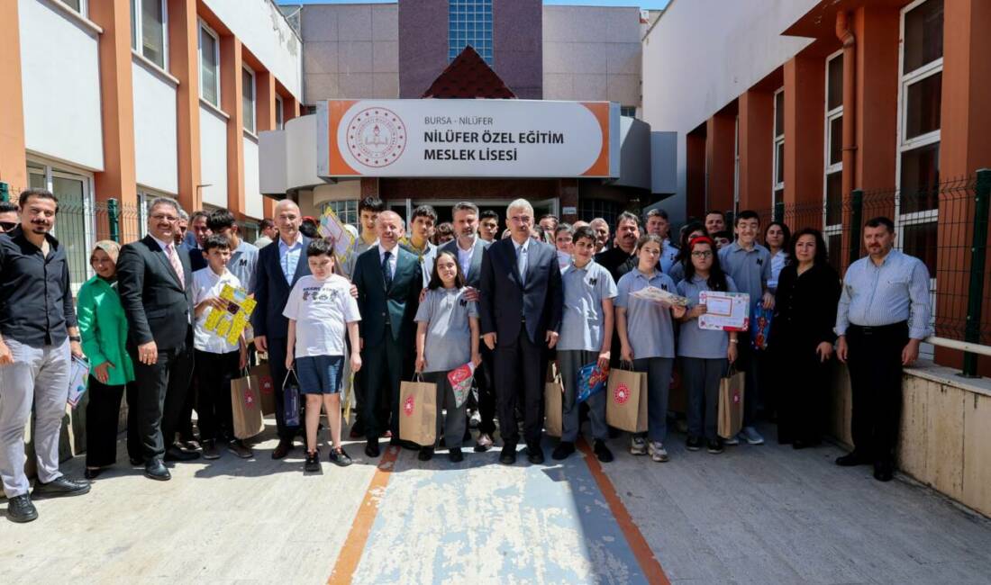 Nilüfer ilçesindeki Mitat Enç Özel Eğitim İlk ve Ortaokulu'nda düzenlenen