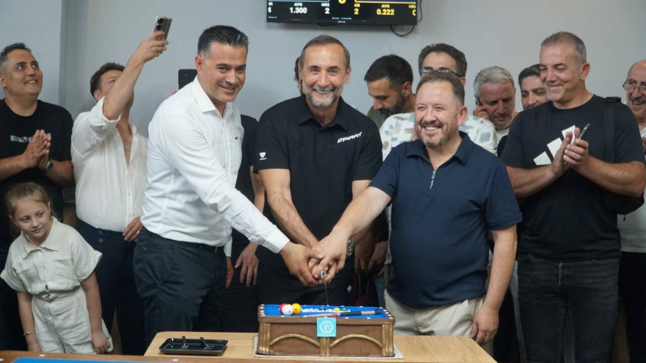 Dünya Şampiyonu Semih Saygıner Bursa' da 4 img 20260611 wa0005