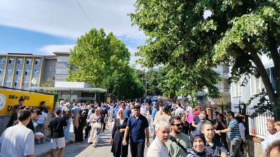 ​Yükseköğretim Kurumları Sınavı'nın (YKS) ilk oturumu olan Temel Yeterlilik Testi