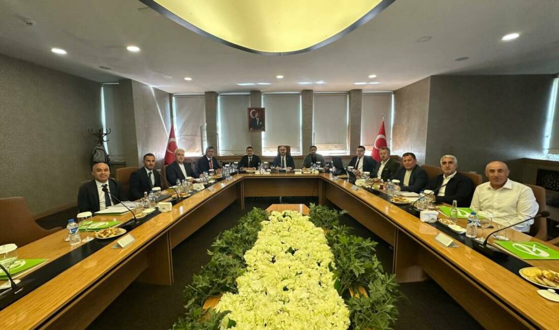 Türkiye Kayak Federasyonu Başkanı Prof. Dr. Şahin; ‘Türk kayağını şaha kaldıracağız’ Türkiye Kayak Federasyonu (TKF) Başkanı Prof. Dr. Süleyman Şahin ve