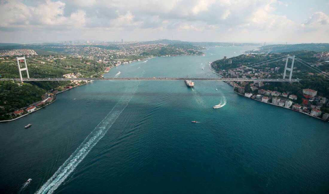 İstanbul Boğazı'nda gemi trafiği saat 11.00 sıralarında çift yönlü askıya