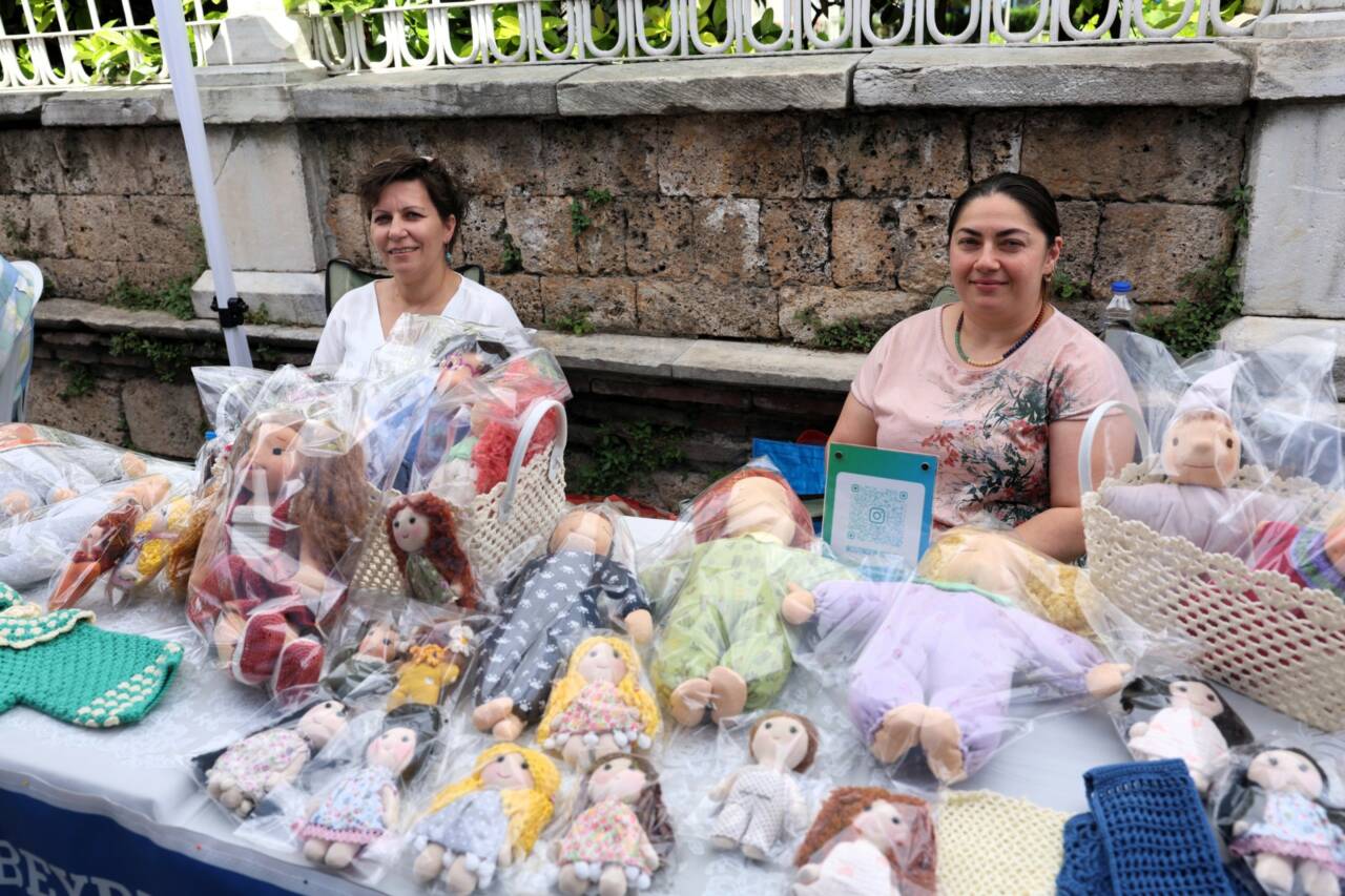 Bursa’da el emeği ekonomiye dönüşüyor 1 Bursa’da el emeği ekonomiye dönüşüyor