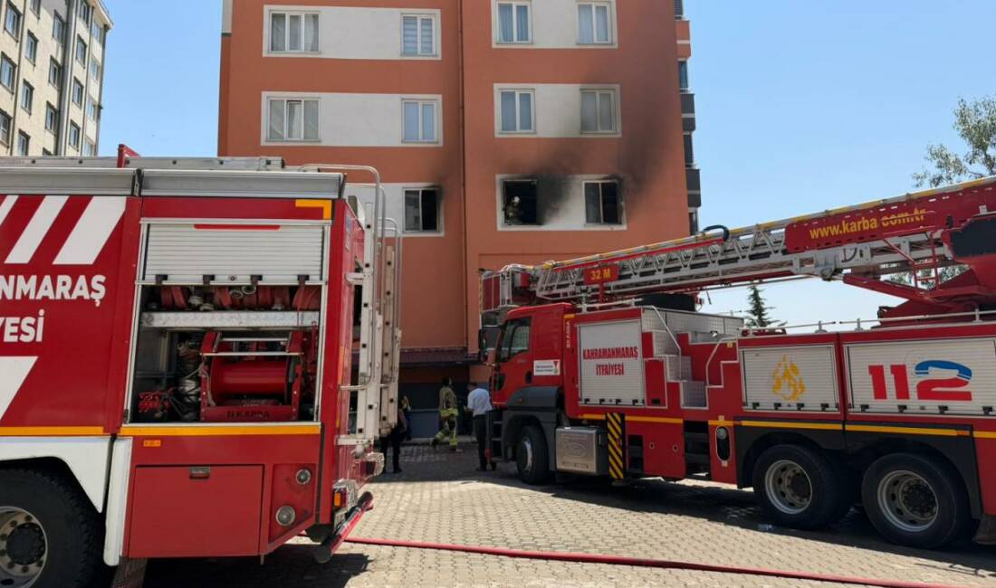 Kahramanmaraş'ın Onikişubat ilçesindeki bir apartman dairesinde çıkan yangında 3 kardeş