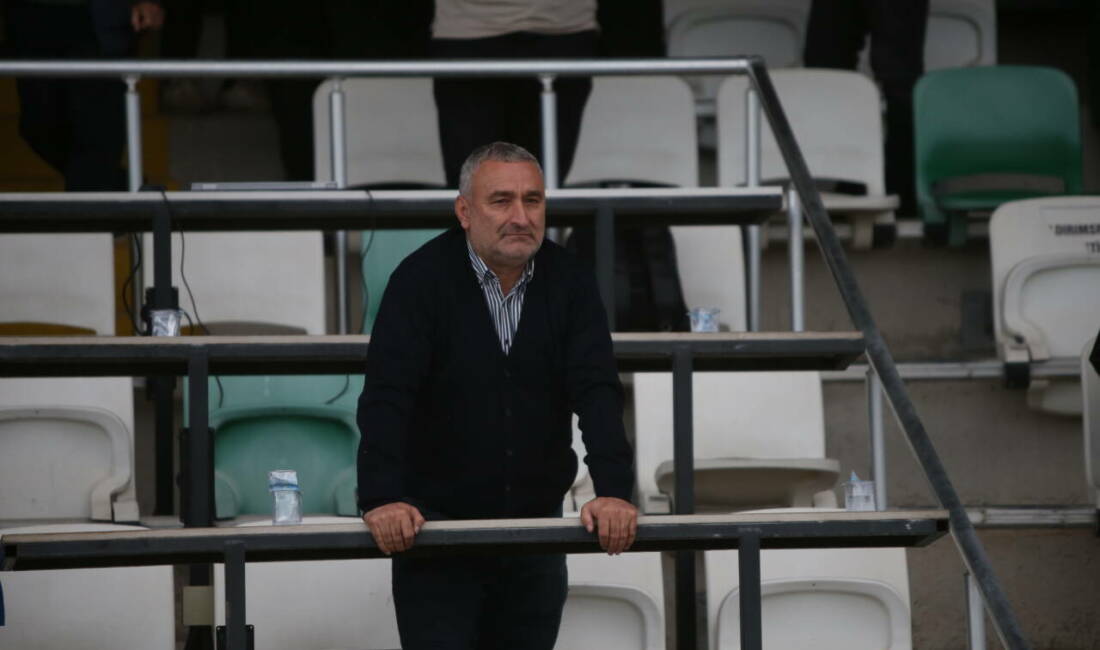 Karacabey Belediyespor Başkanı Ekrem Senal, ilçenin ileri gelenlerine çağrı yaparak