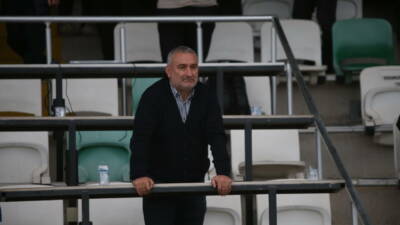 Karacabey Belediyespor Başkanı Ekrem Senal, ilçenin ileri gelenlerine çağrı yaparak