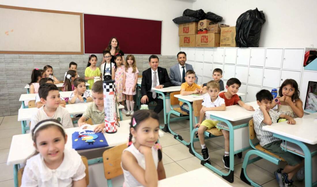 Karne heyecanı yaşayan öğrencilerle bir araya gelen Osmangazi Belediye Başkanı
