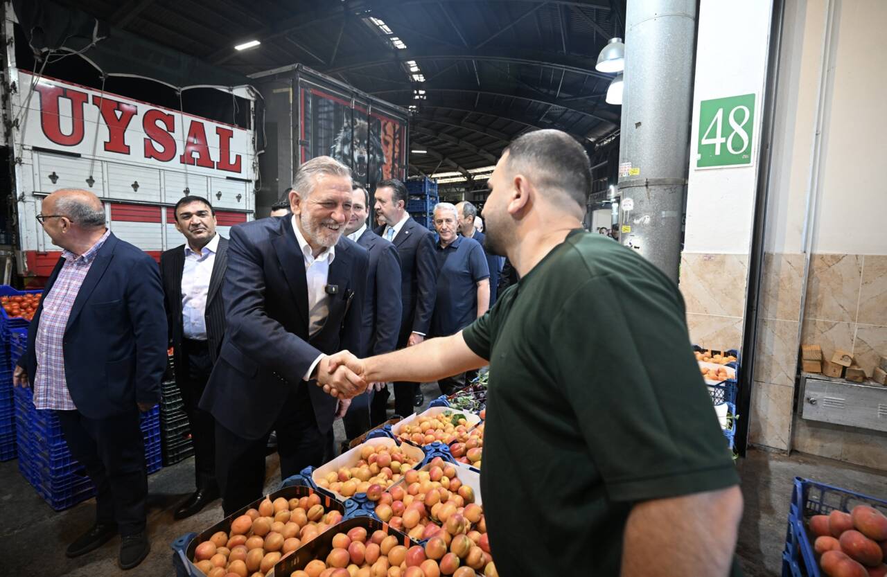 BTSO Başkanı Burkay’dan Bursa Kent Hali’ne Ziyaret 1 BTSO Başkanı Burkay’dan Bursa Kent Hali’ne Ziyaret