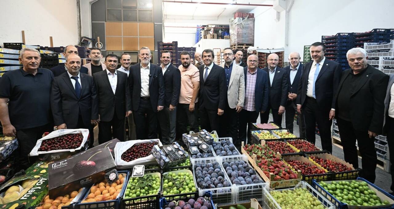 BTSO Başkanı Burkay’dan Bursa Kent Hali’ne Ziyaret 2 BTSO Başkanı Burkay’dan Bursa Kent Hali’ne Ziyaret