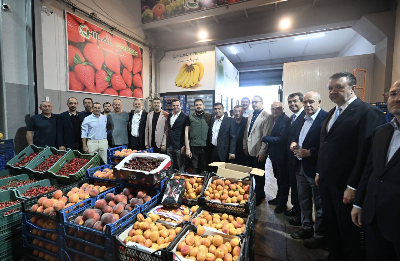 BTSO Başkanı Burkay’dan Bursa Kent Hali’ne Ziyaret 4 BTSO Başkanı Burkay’dan Bursa Kent Hali’ne Ziyaret