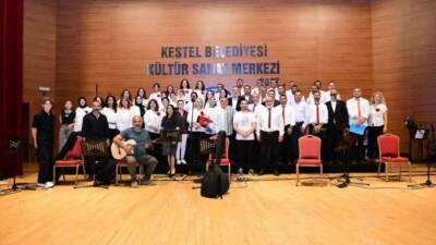 Kestel Belediyesi Türk Halk Müziği Korosu tarafından gerçekleştirilen konser, sanatseverlerin